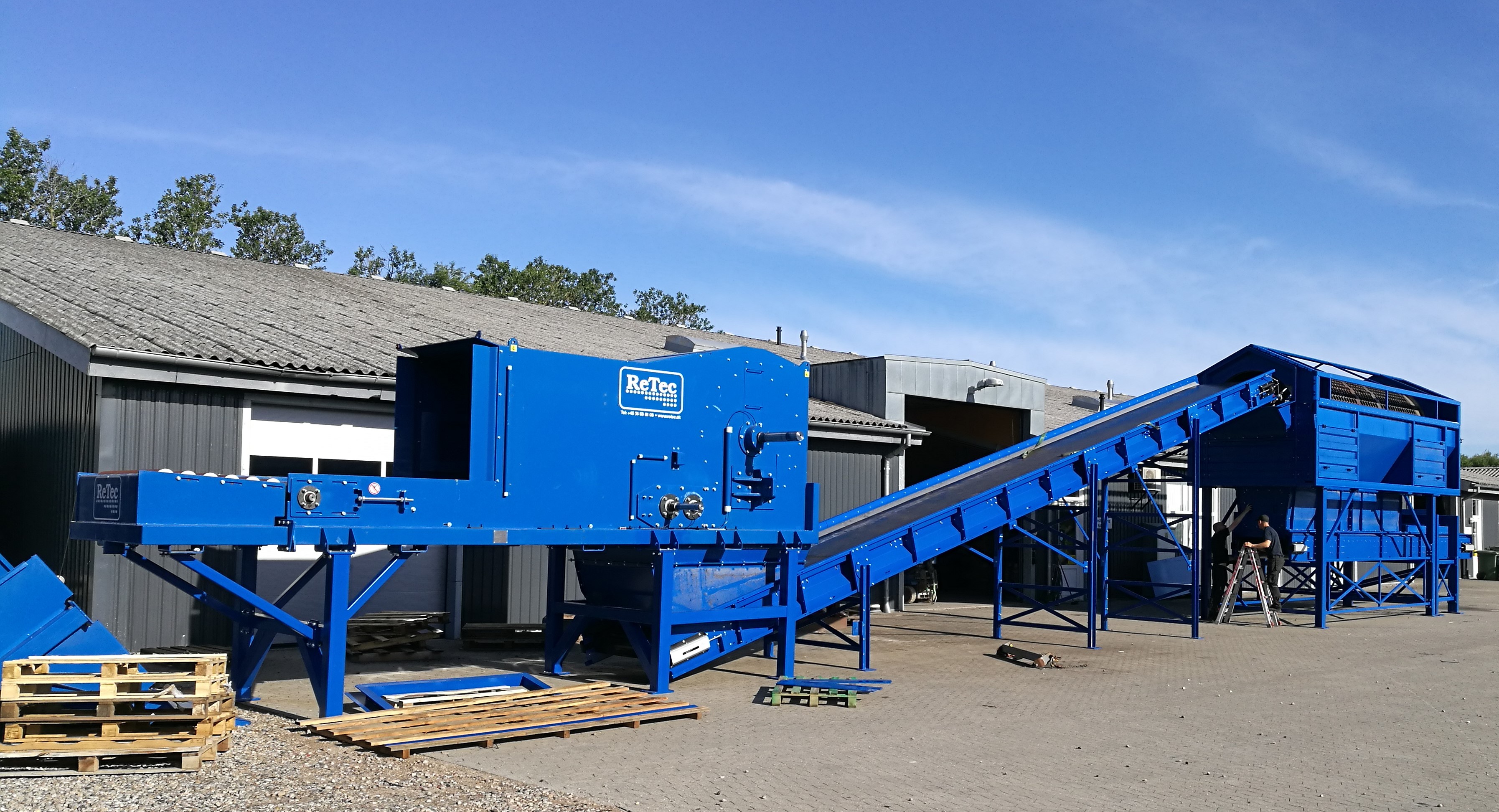 ReTec Bale opener, trommel screen and shredder